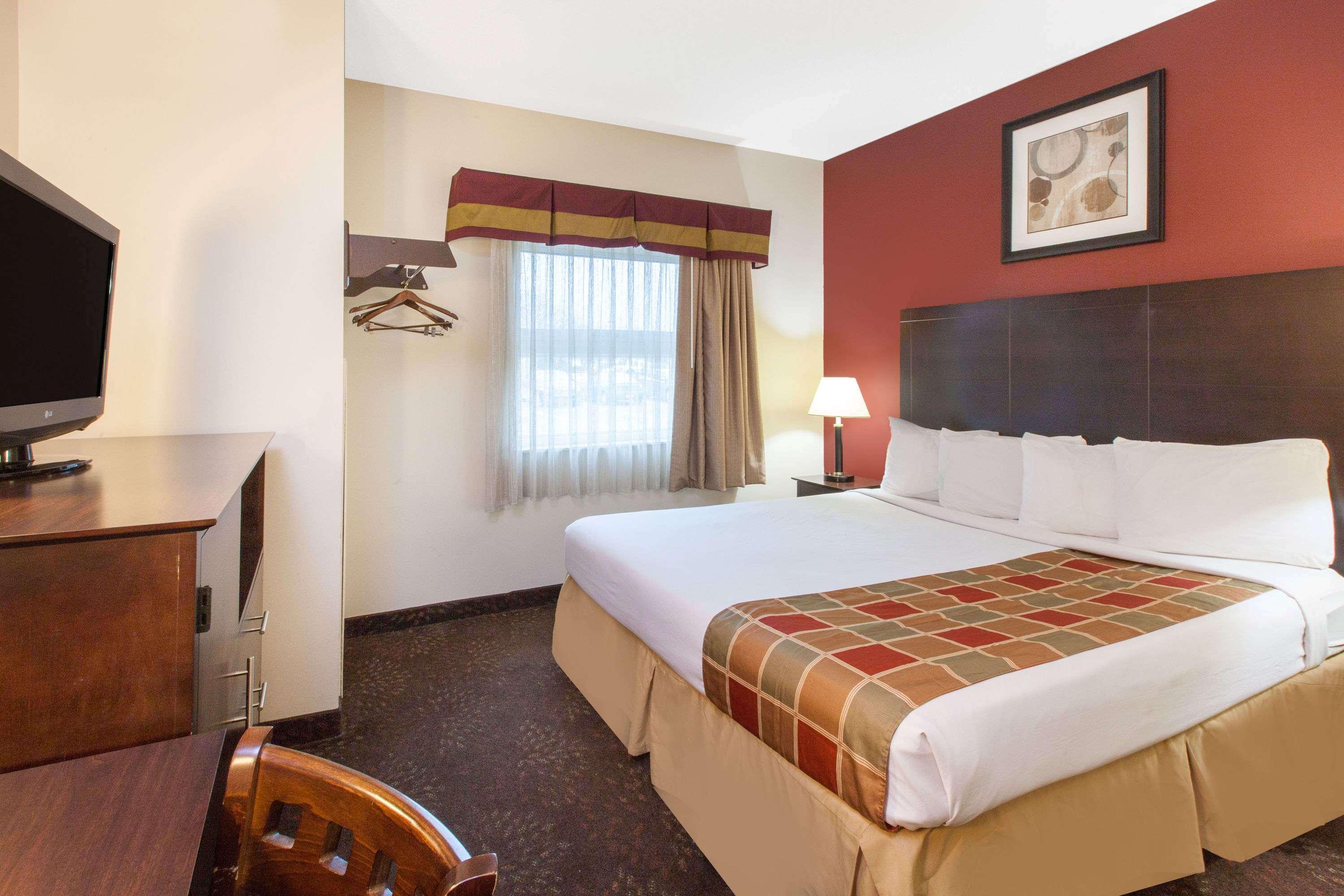 Travelodge By Wyndham Romulus Detroit Airport Экстерьер фото
