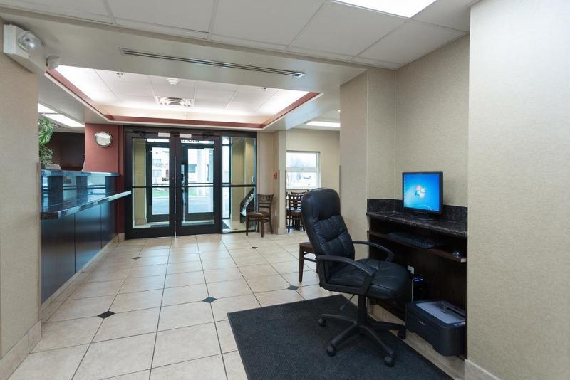 Travelodge By Wyndham Romulus Detroit Airport Экстерьер фото